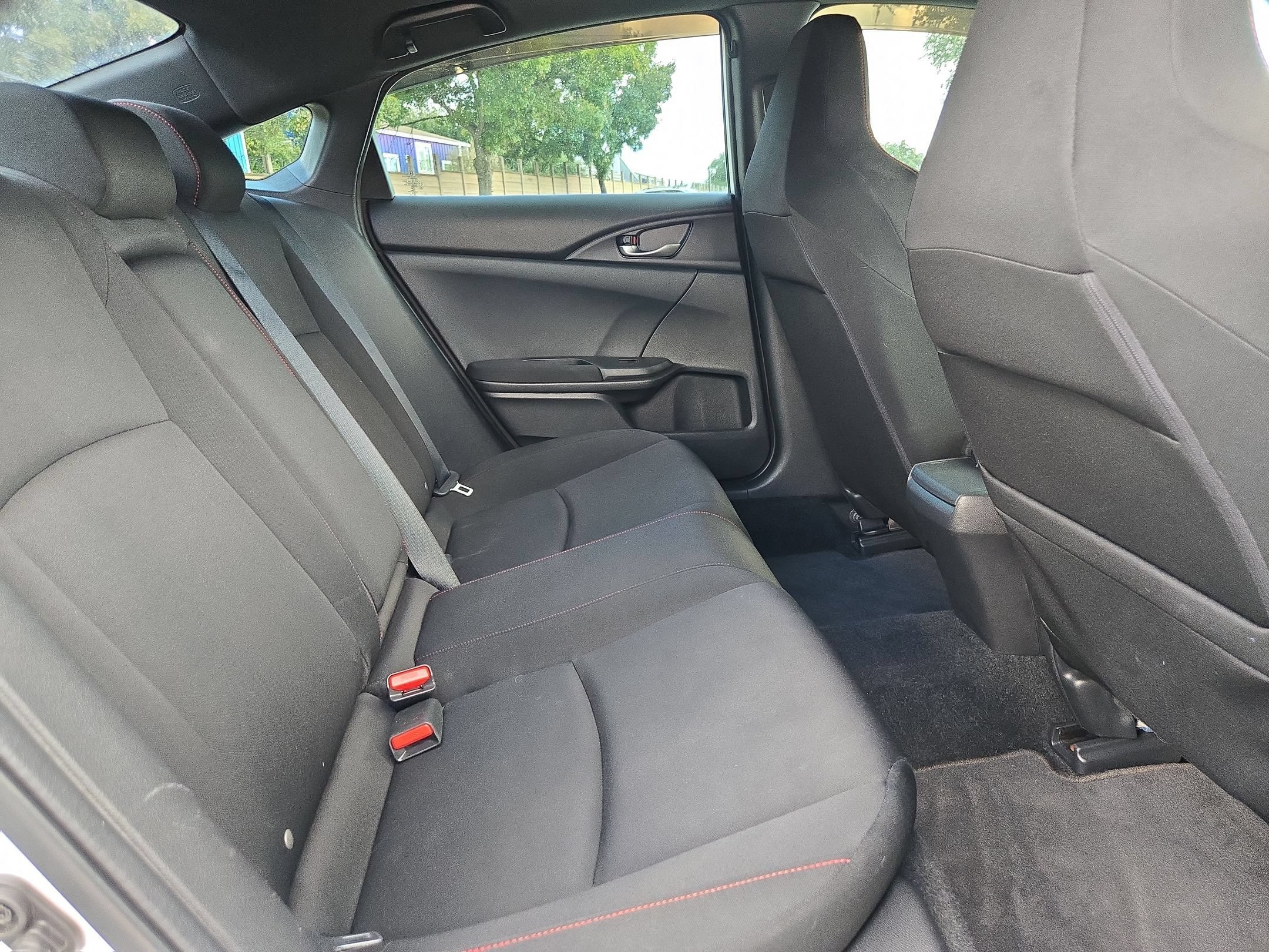 Used 2018 White Honda  image 25