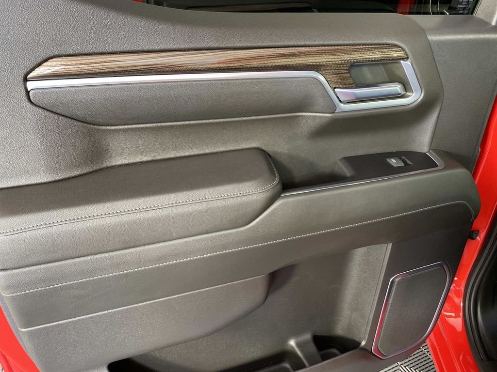 Used 2022 Red Chevrolet LT image 25