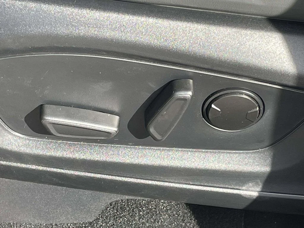 New 2026 Space White Metallic Ford Active image 14
