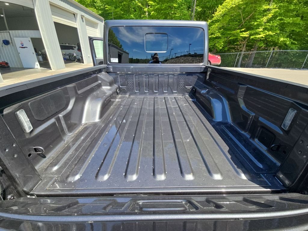 New 2026 Granite Crystal Metallic Clear-Coat Exterior Paint Jeep Rubicon image 28