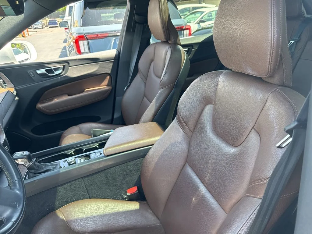 2021 Volvo XC60 Momentum - Photo 6