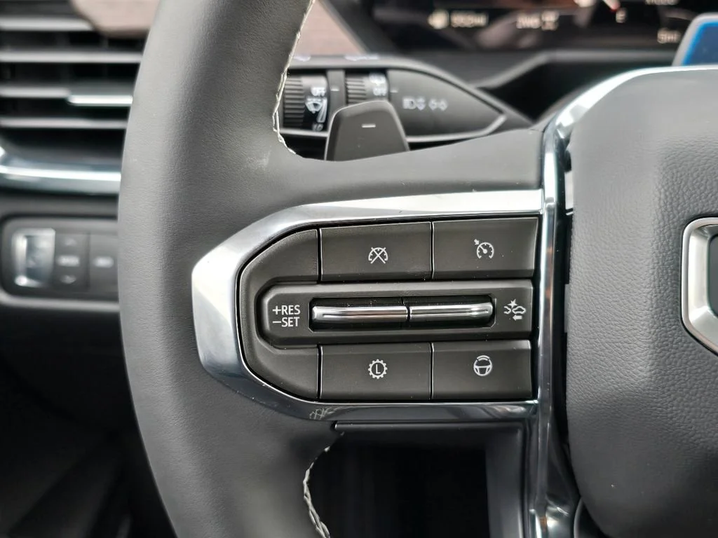2026 GMC Acadia Denali - Photo 19