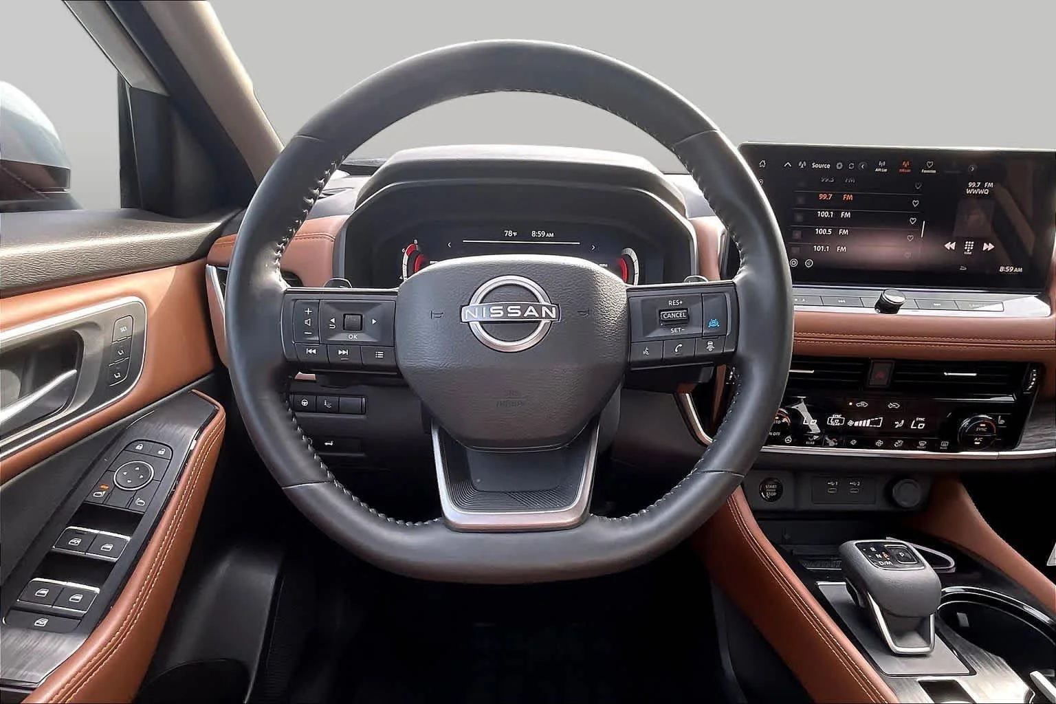 Used 2025 Everest White Pearl Nissan Platinum image 11