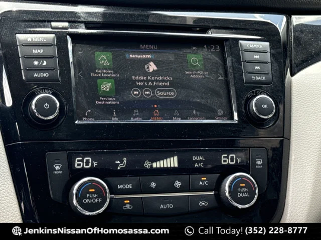 Used 2021 Silver Nissan SL image 34