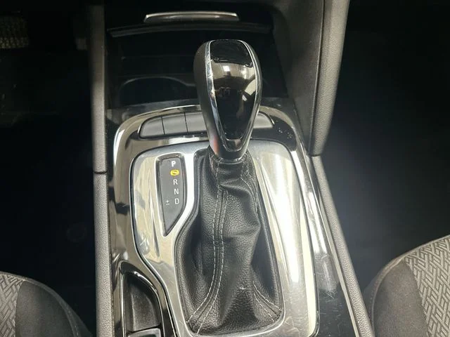 Used 2018 White Buick Preferred image 21