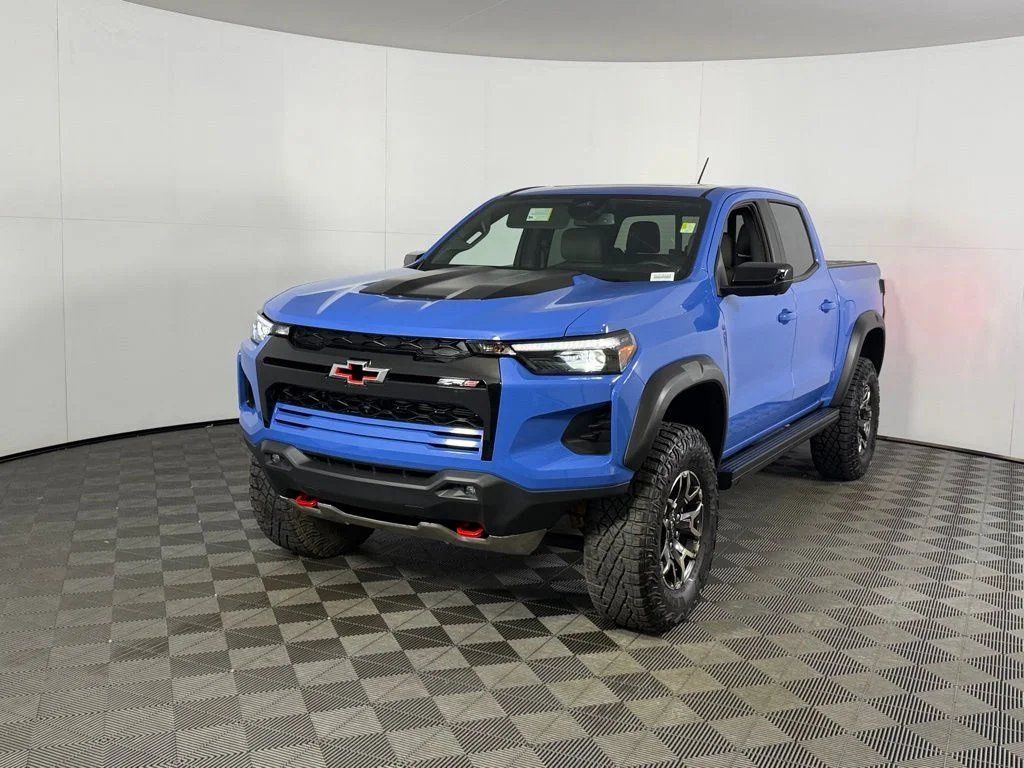 Certified Used 2025 Blue Chevrolet ZR2 image 10