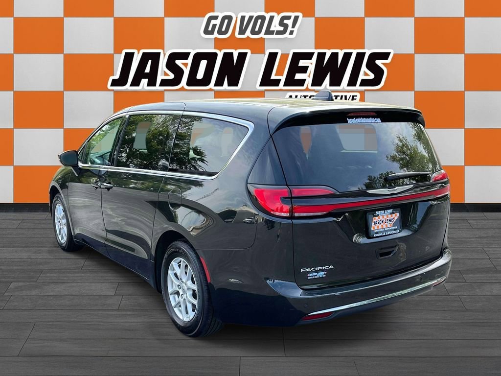 Used 2023 Brilliant Black C Chrysler Touring L image 5