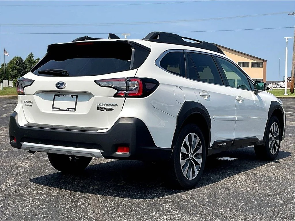 Used 2025 Crystal White Pearl Subaru Limited image 2