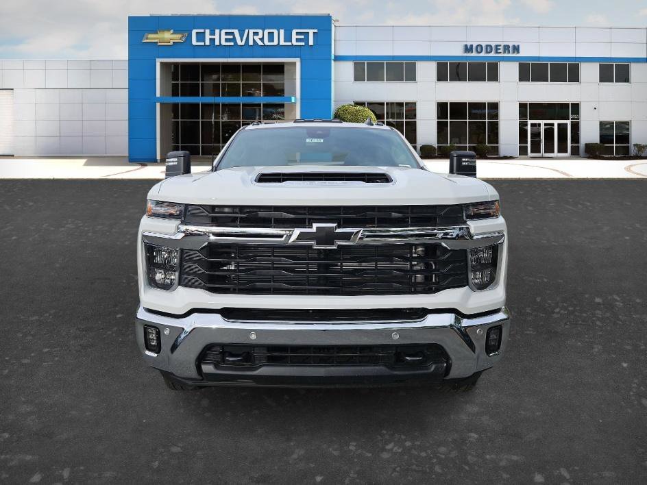 New 2026 Summit White Chevrolet LT DRW image 8