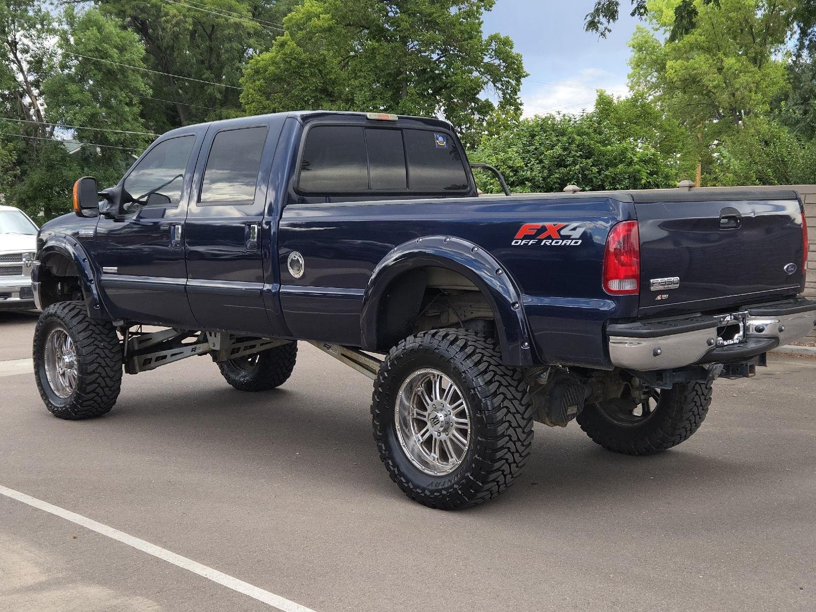 Used 2007  FORD XL image 6