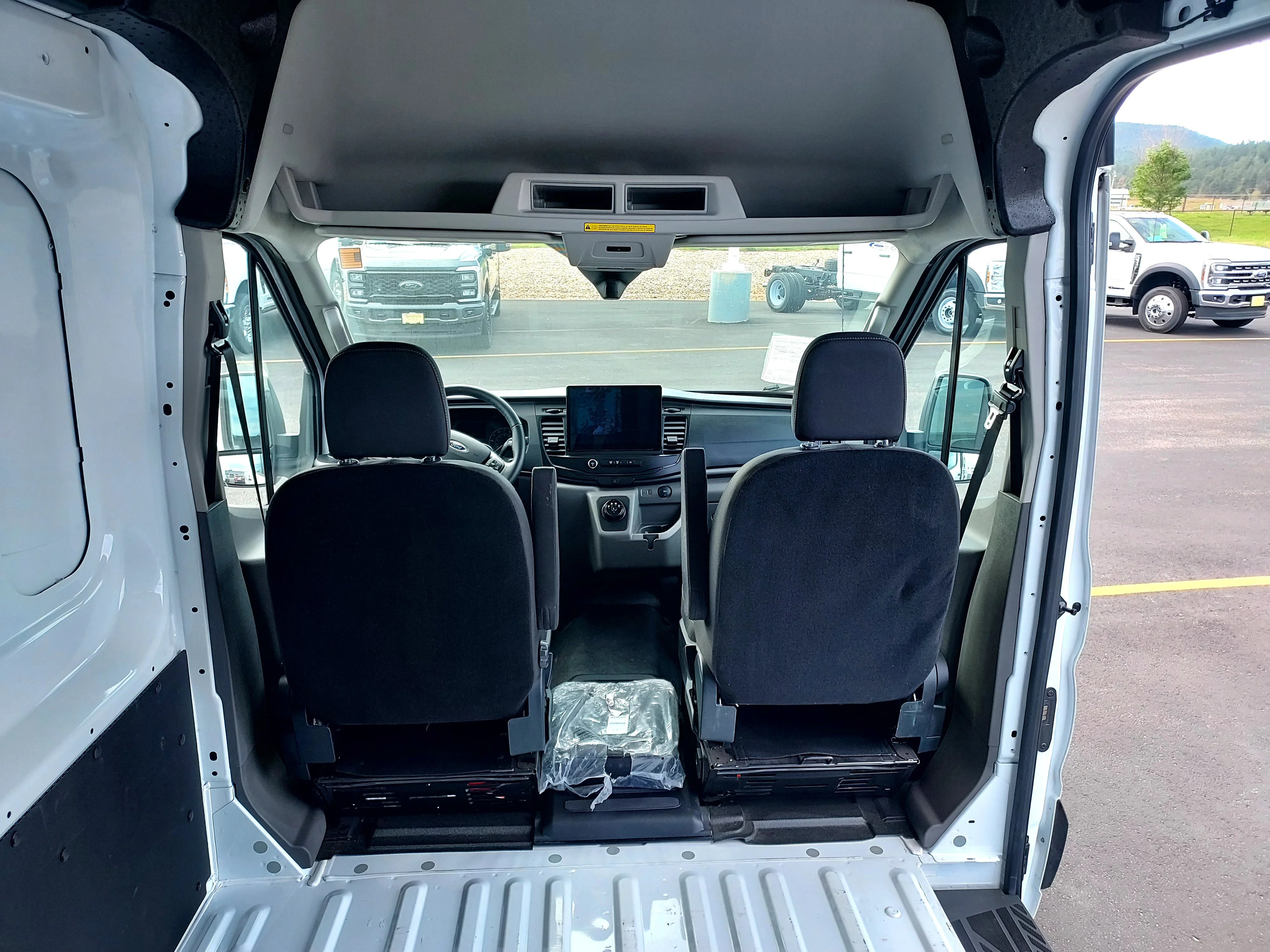 Used 2023 Oxford White Ford  image 12