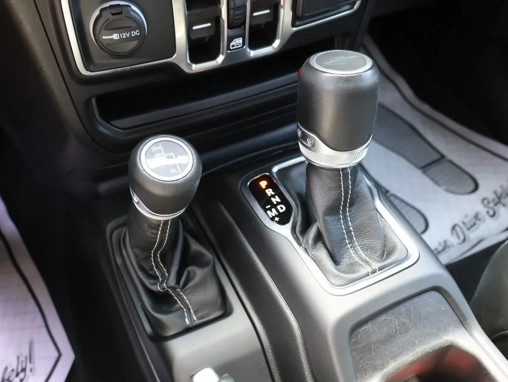 Used 2022 Silver Jeep Overland image 36