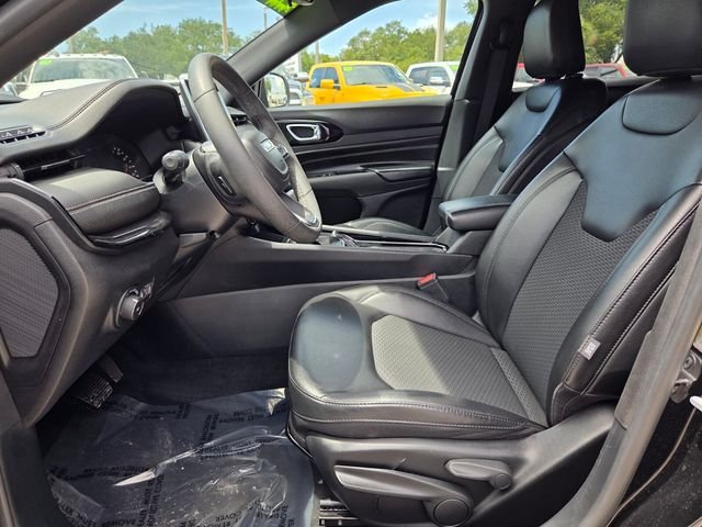 Certified Used 2022 Black Jeep Latitude image 13
