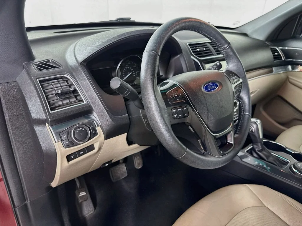 Used 2019 Red Ford Limited image 9