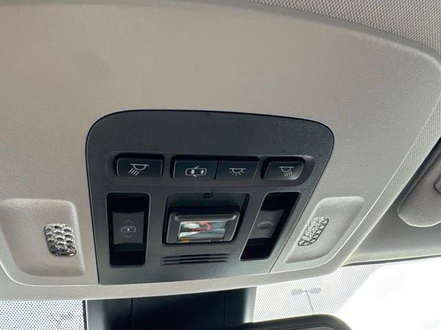 Used 2020 Pearl Toyota XLE image 19