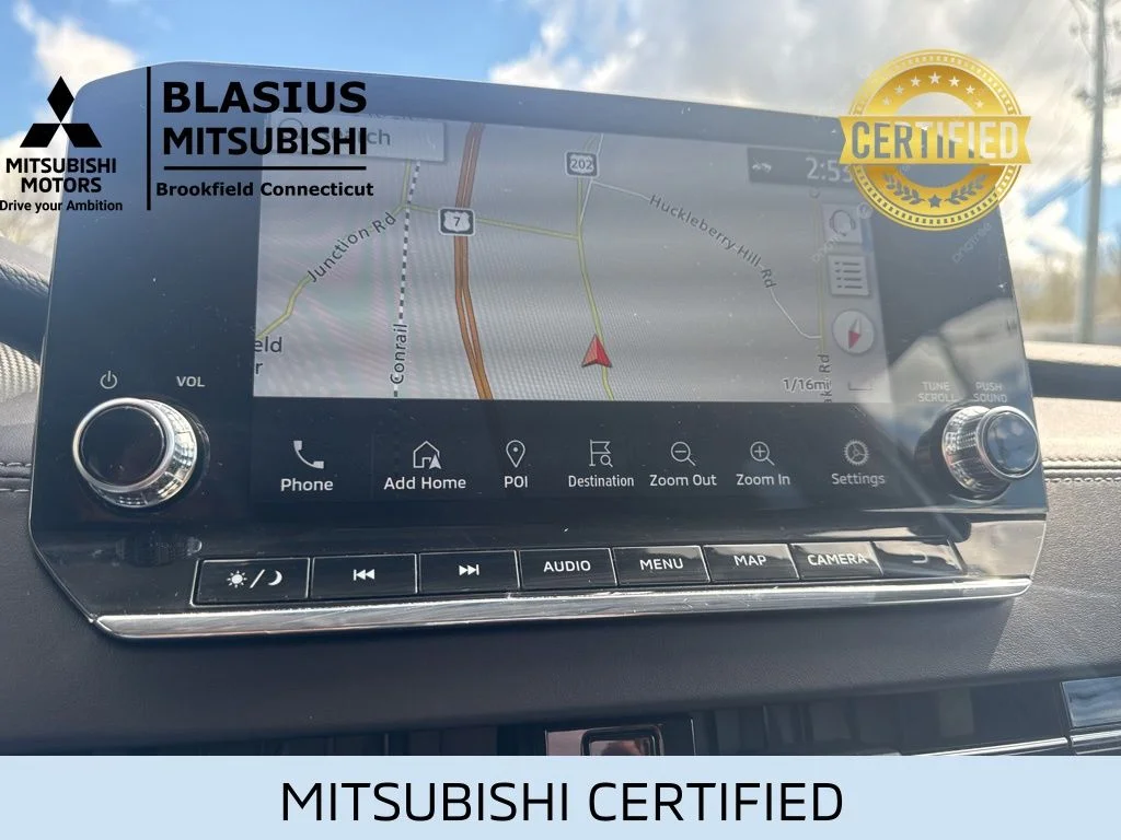 Certified Used 2024 Silver Mitsubishi SE image 25