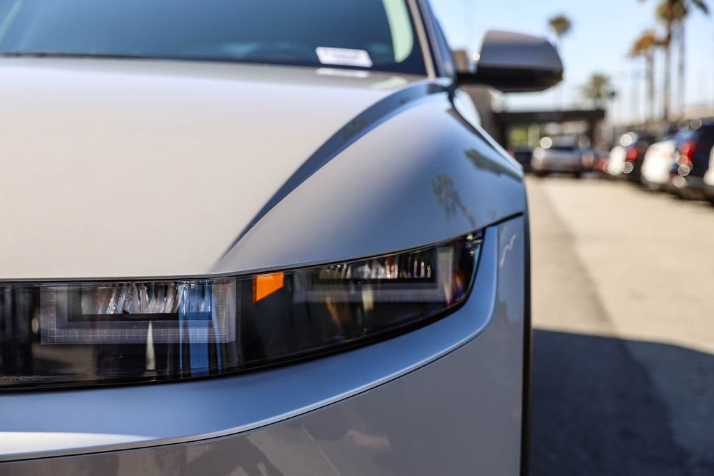 2026 Hyundai IONIQ 5 SE - Photo 10