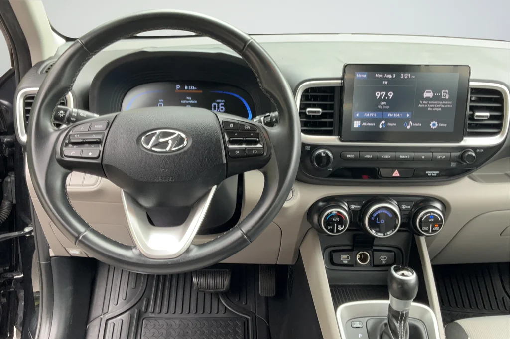 2025 Hyundai Venue SEL - Photo 16