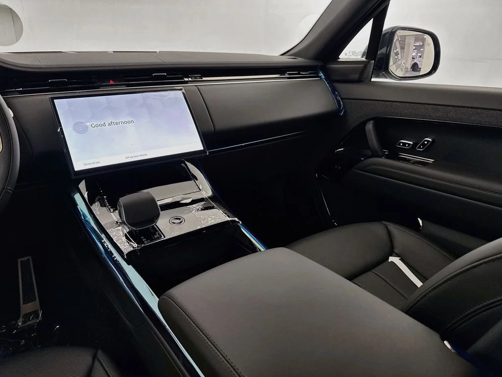 New 2026 Borasco Grey Land Rover Dynamic SE image 24