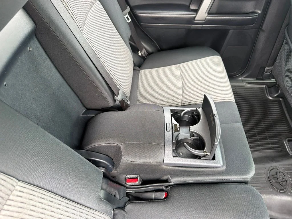 Certified Used 2018 Classic Silver Metallic Toyota SR5 image 46