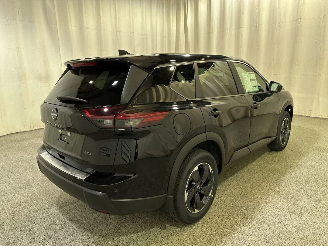 2026 Nissan Rogue SV - Photo 8