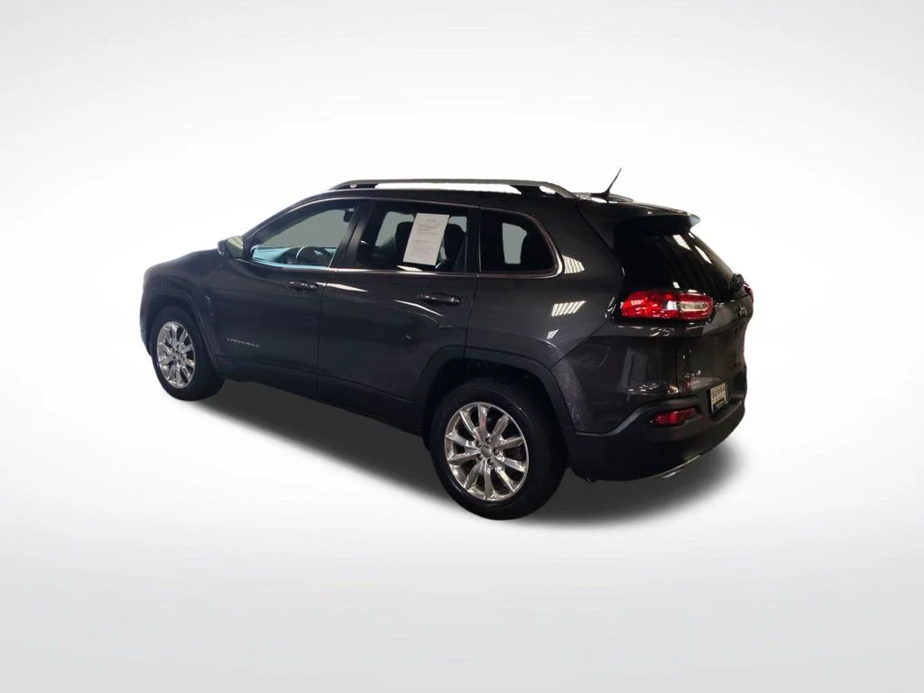 Used 2015 Gray Jeep Limited image 3