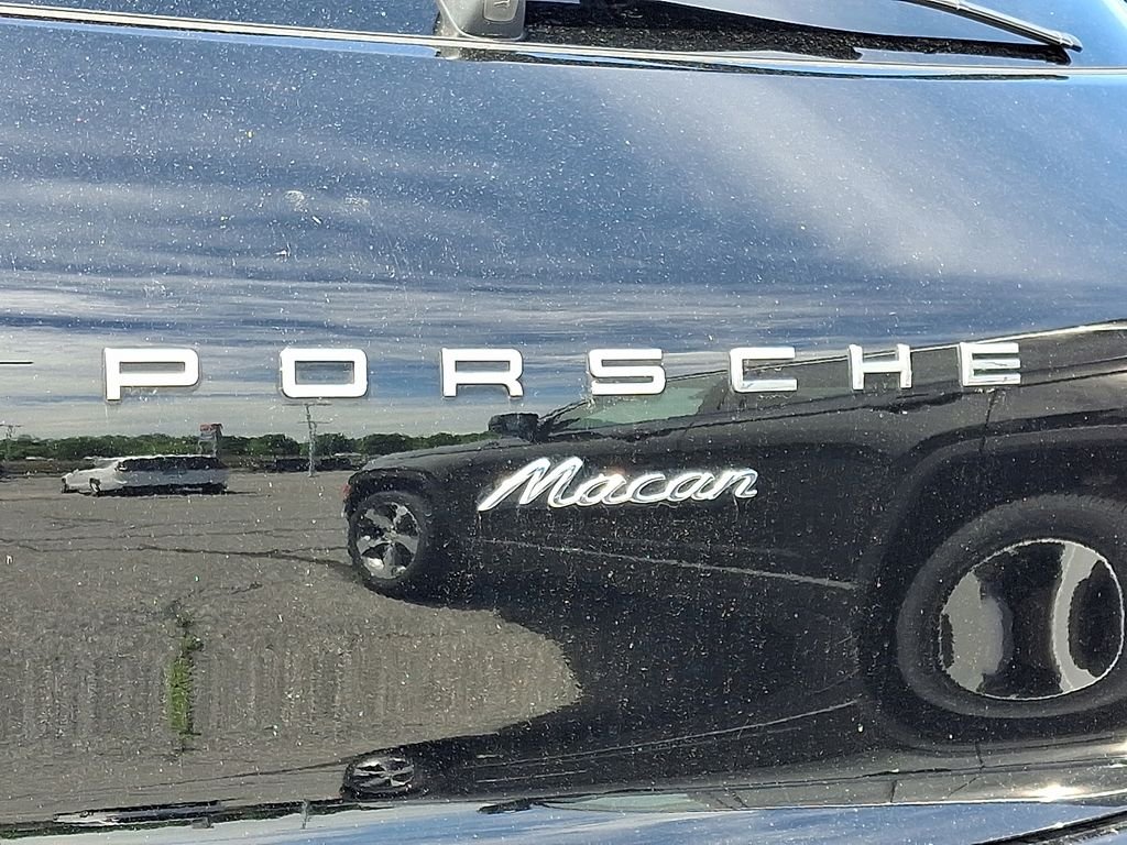 Used 2018 Black Porsche Base image 10