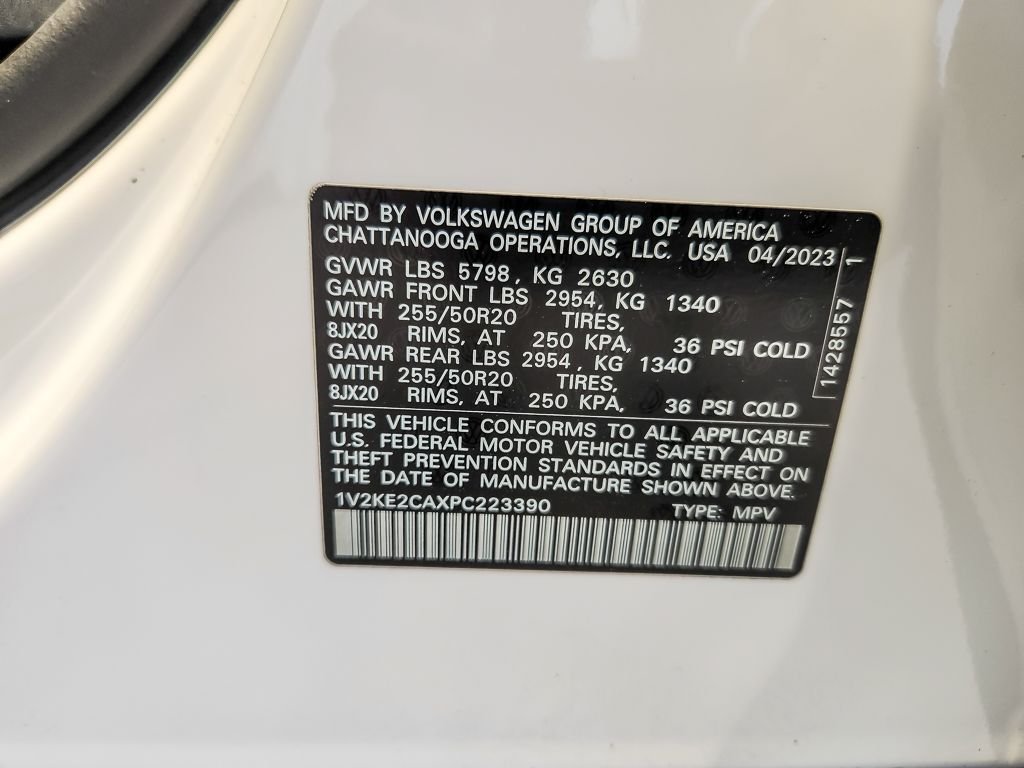 Used 2023 Pure White Volkswagen 3.6L V6 SE w/Technology image 25