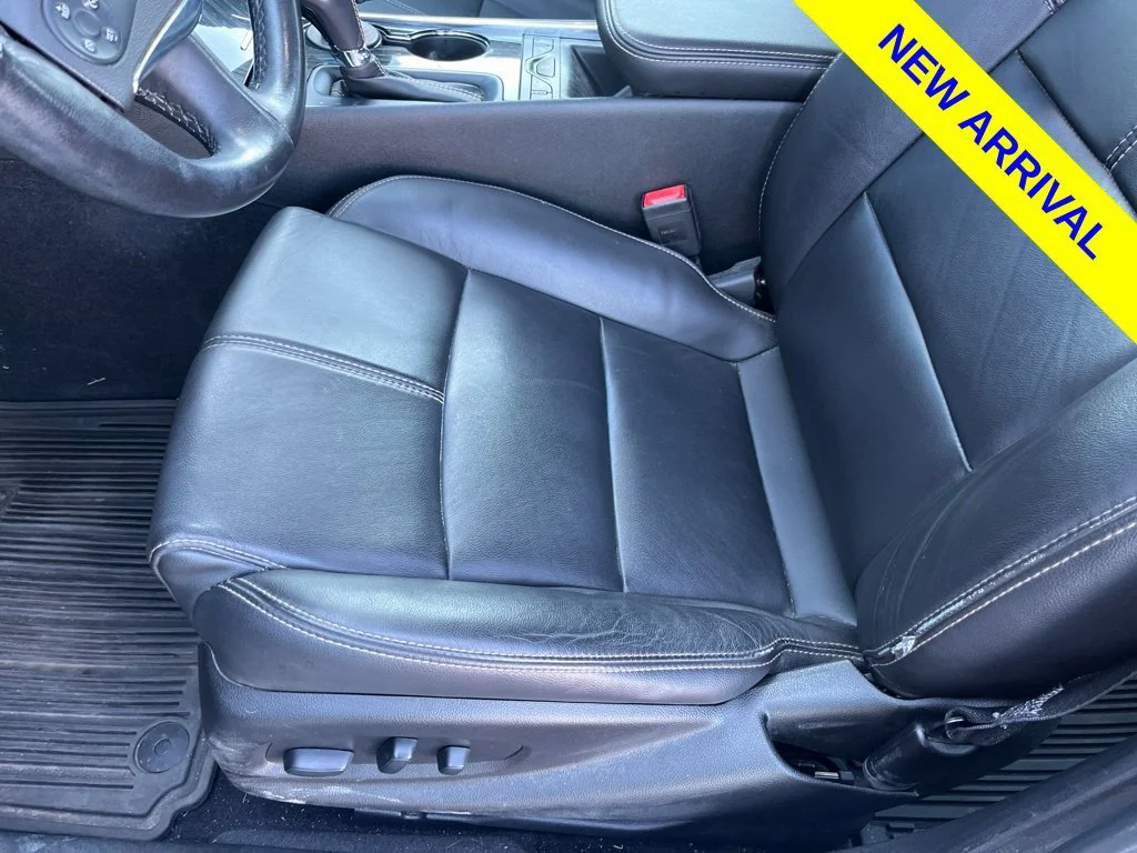 Used 2019 SILVER ICE METALLIC Chevrolet LT image 10