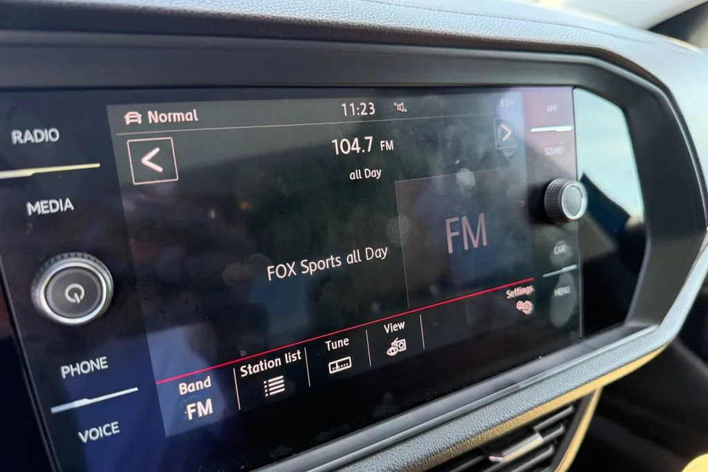Used 2019 Blue Volkswagen SEL image 17