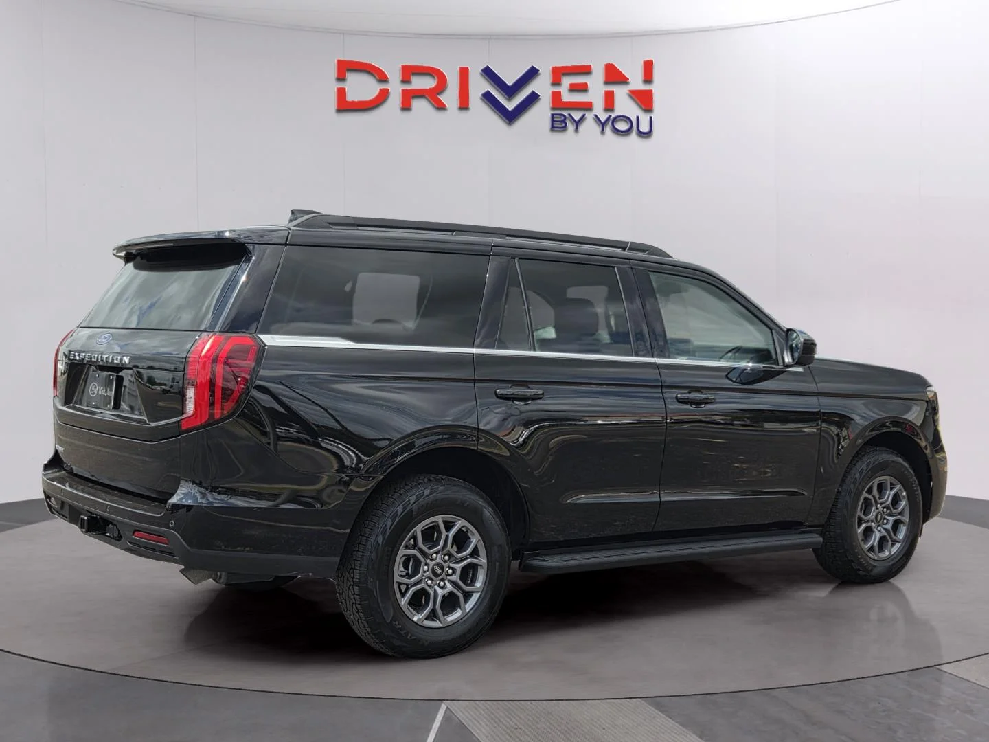 Used 2025 Agate Black Ford Active image 5