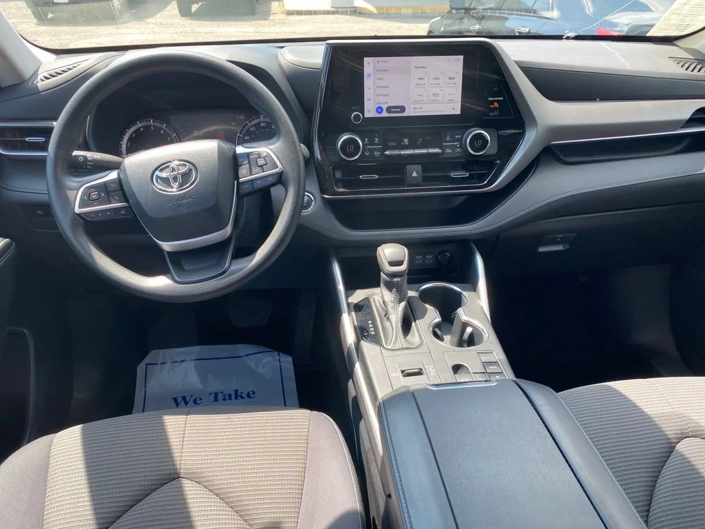 Used 2023 Black Toyota L image 8