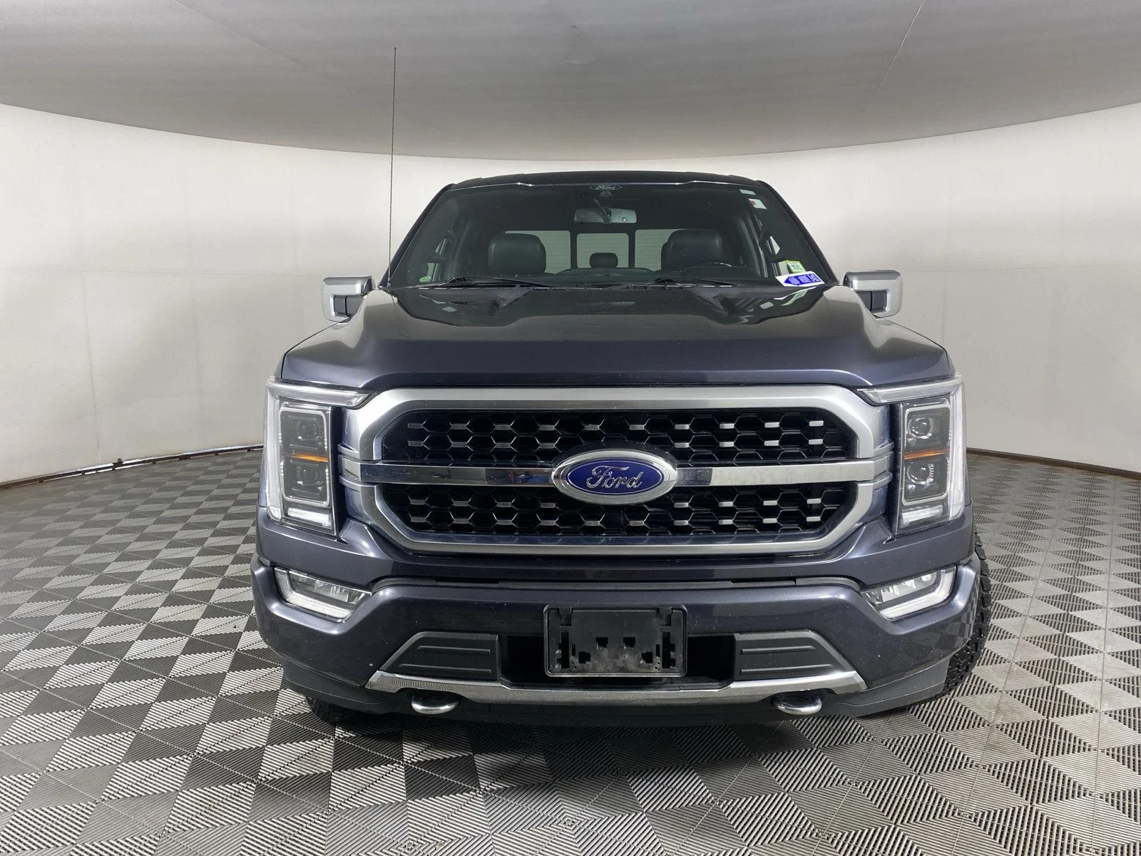 Used 2021 Smoked Quartz Metallic Tinted Clearcoat Ford Platinum image 5