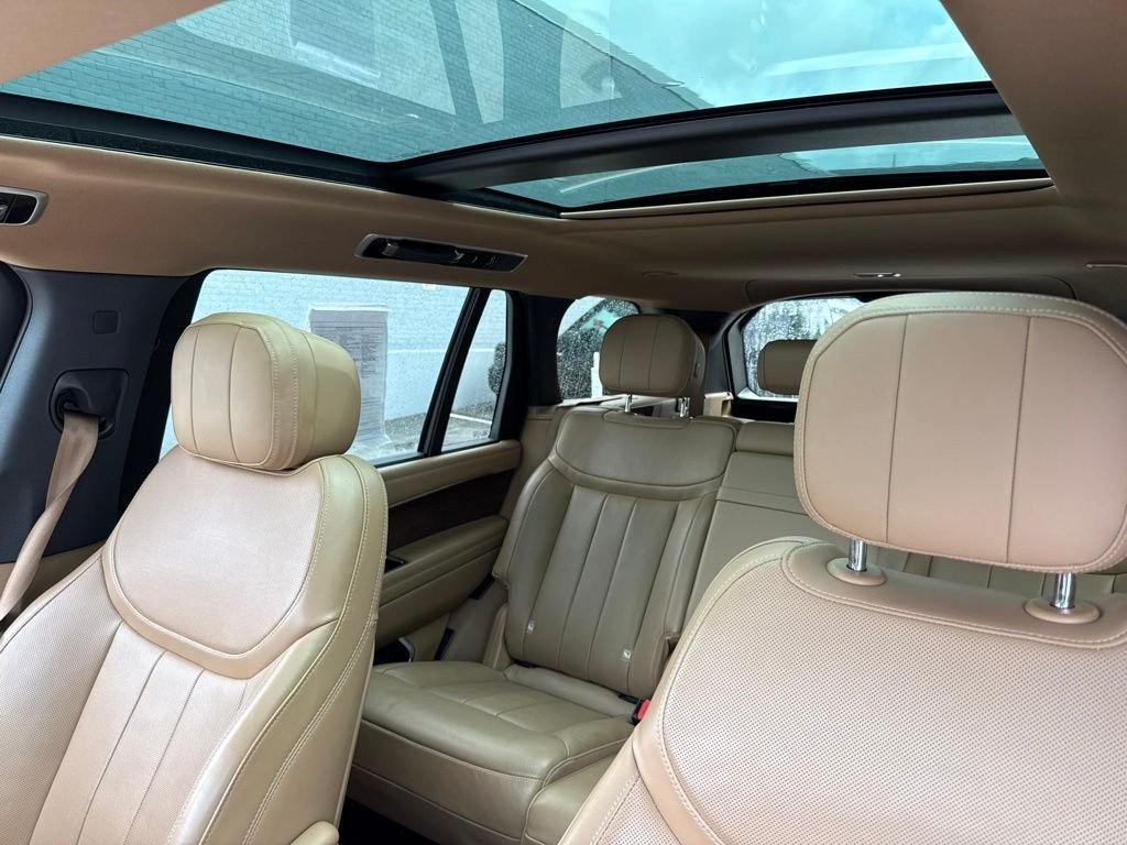 Used 2024 Black Land Rover SE image 10