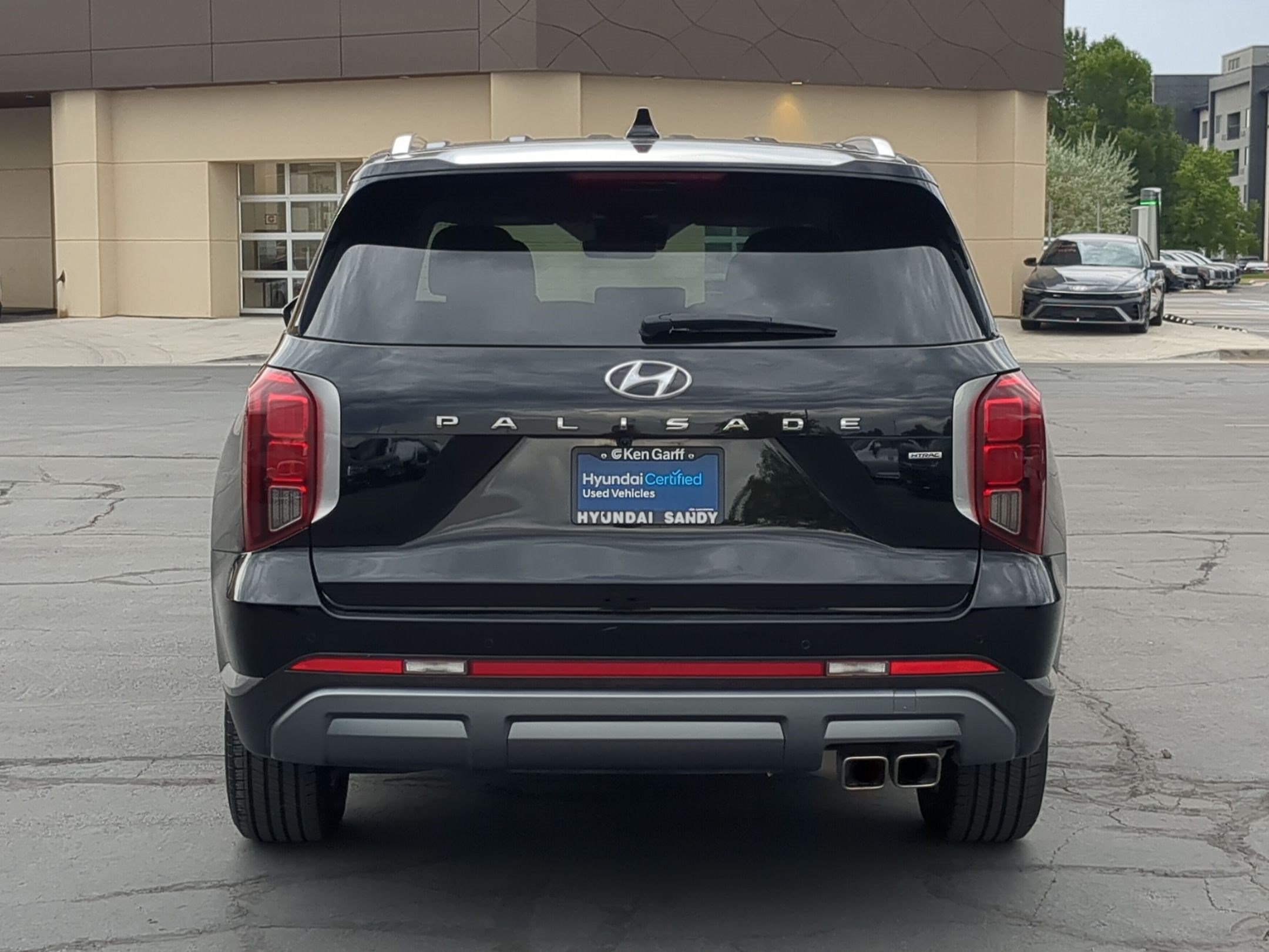 Used 2025 Abyss Black Pearl Hyundai SEL image 4