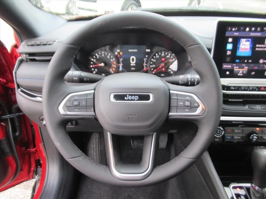 New 2026 Red Hot Pearlcoat Jeep Latitude Altitude image 17