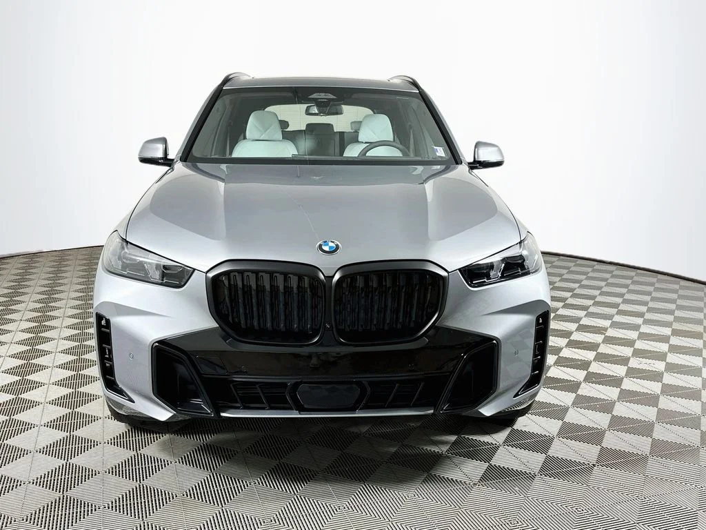 New 2026 Gray Metallic BMW xDrive40i image 2