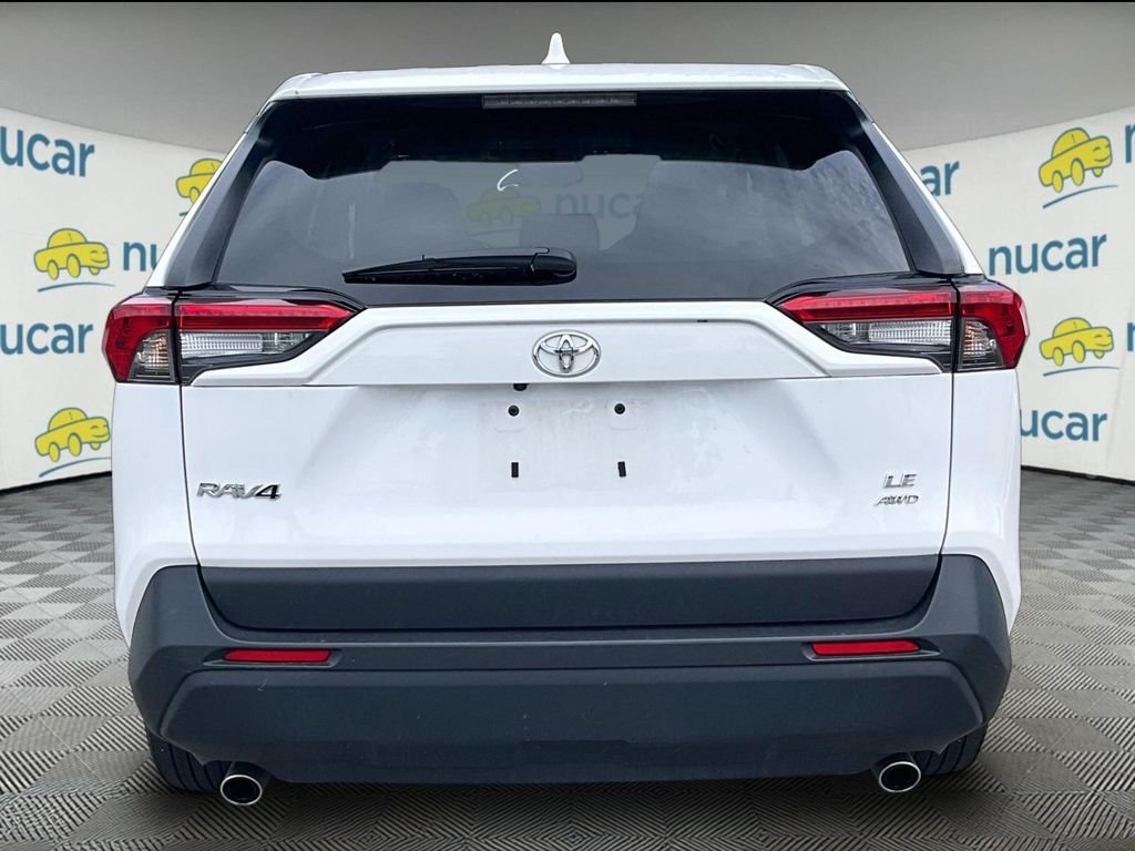 Used 2025 White Toyota LE image 3