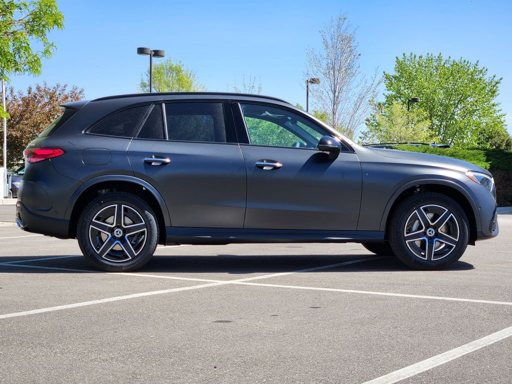 New 2026 MANUFAKTUR Graphite Grey Magno Mercedes-Benz GLC300 4MATIC® image 2