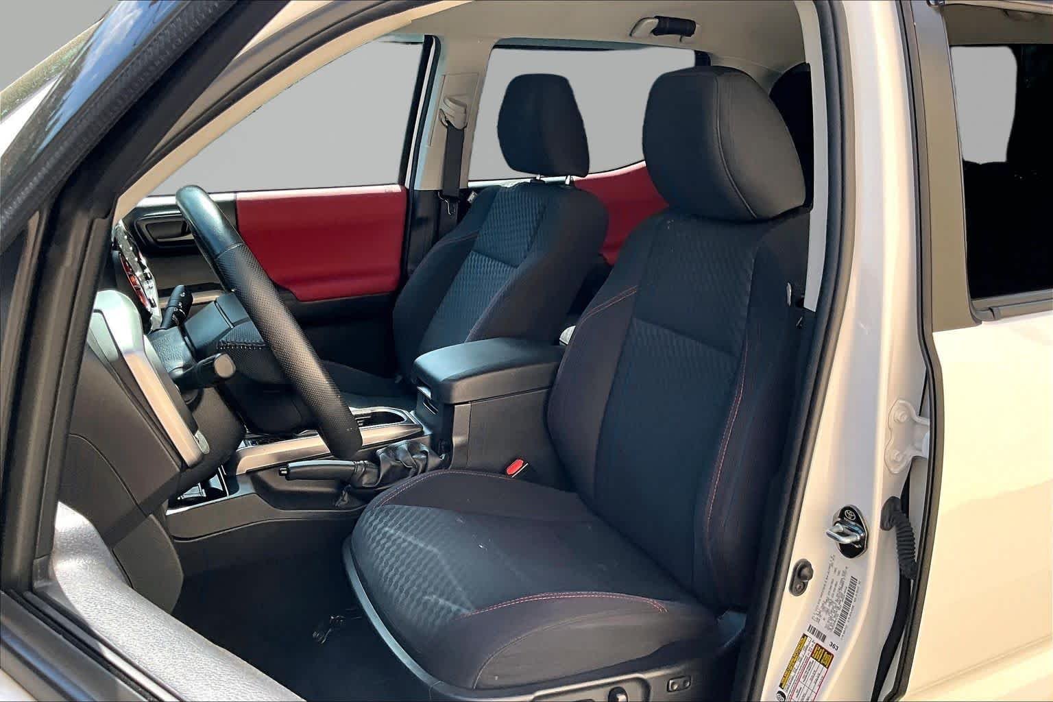 Used 2022 White Toyota SR5 image 8