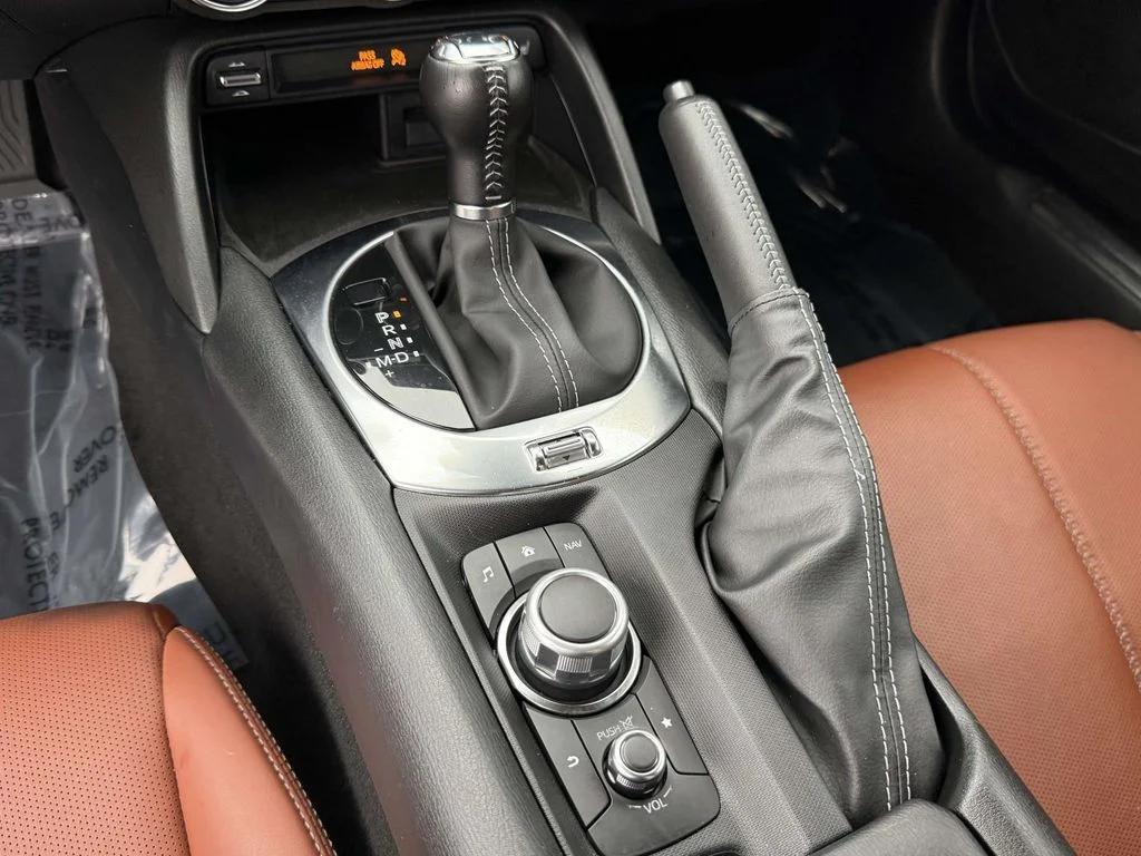 Used 2023 White Mazda Grand Touring image 19