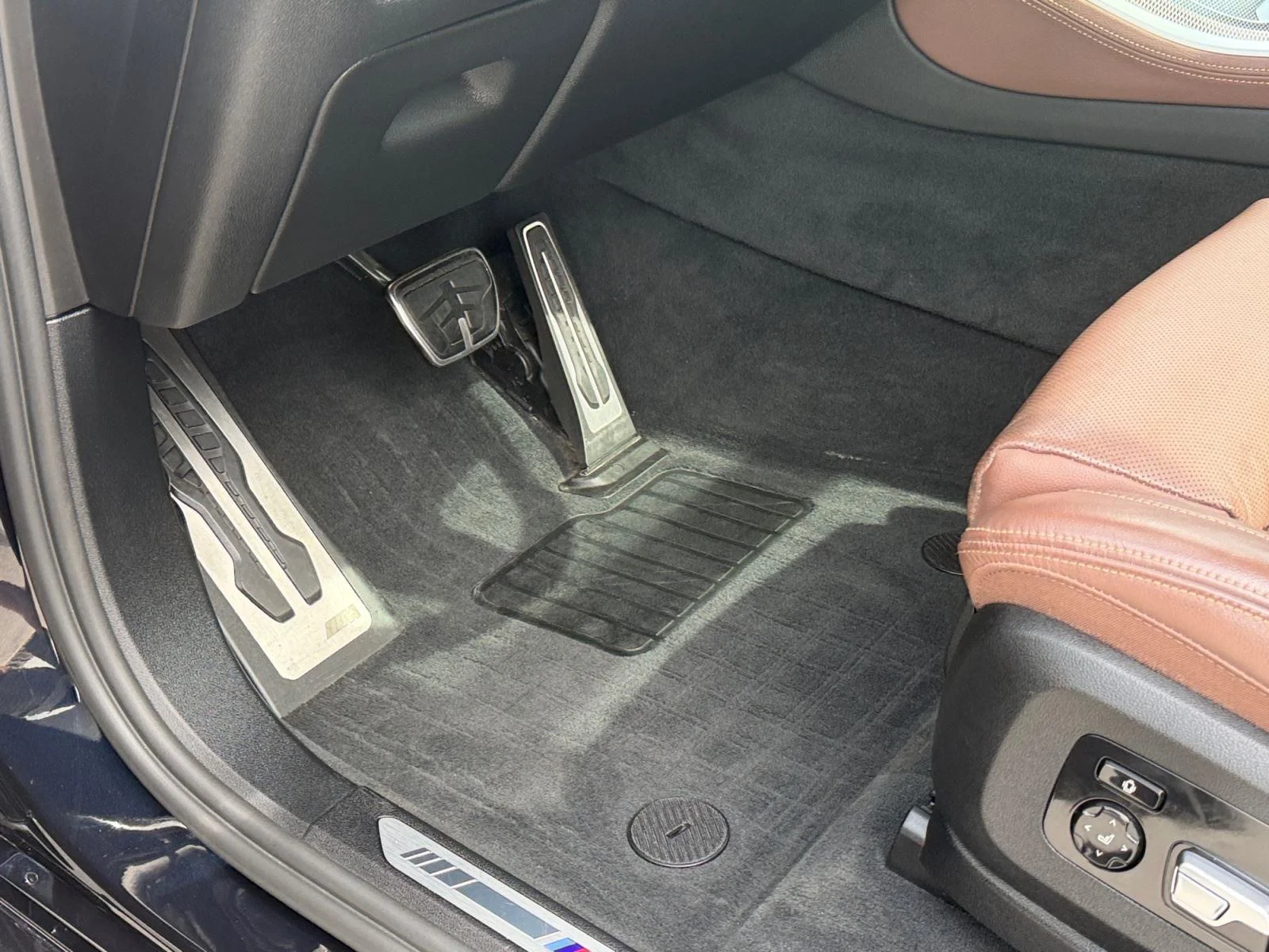 Used 2022 Carbon Black Metallic BMW M50i image 37