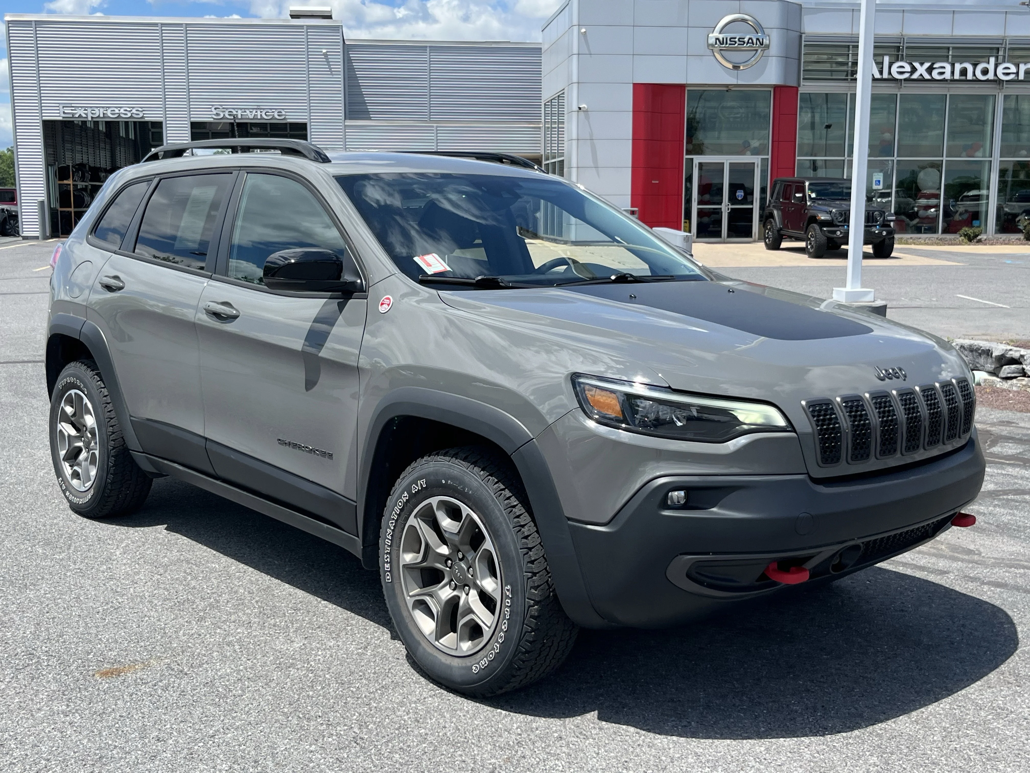 Used 2022 Gray Clearcoat Jeep Trailhawk image 1