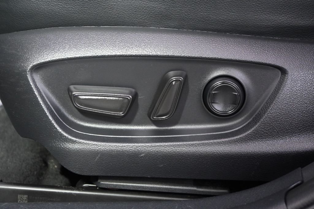 Used 2019 Midnight Black Metallic Toyota SE image 14