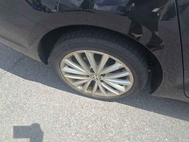 Used 2012  Volkswagen SEL image 19