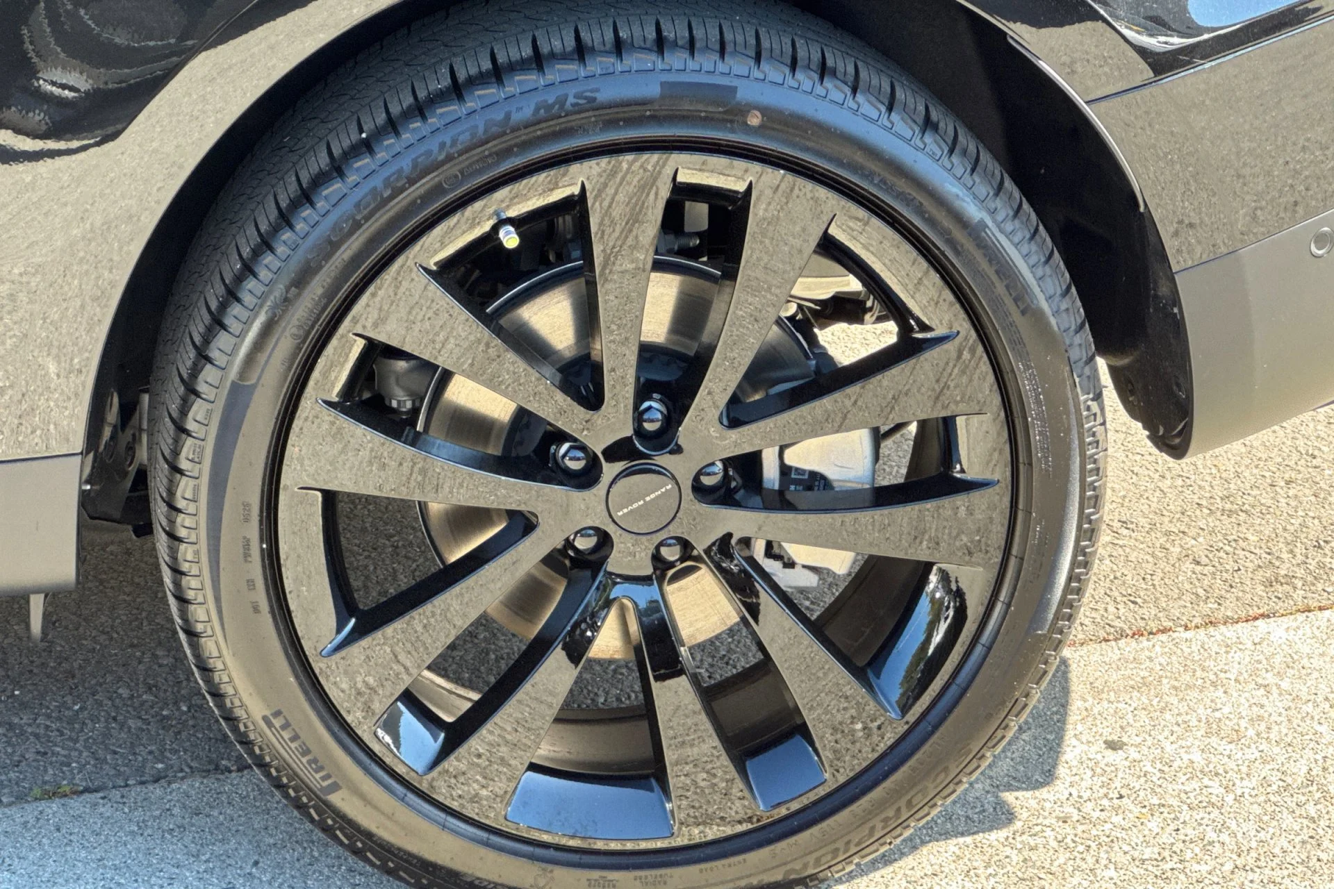 New 2026 Santorini Black Land Rover SE image 11