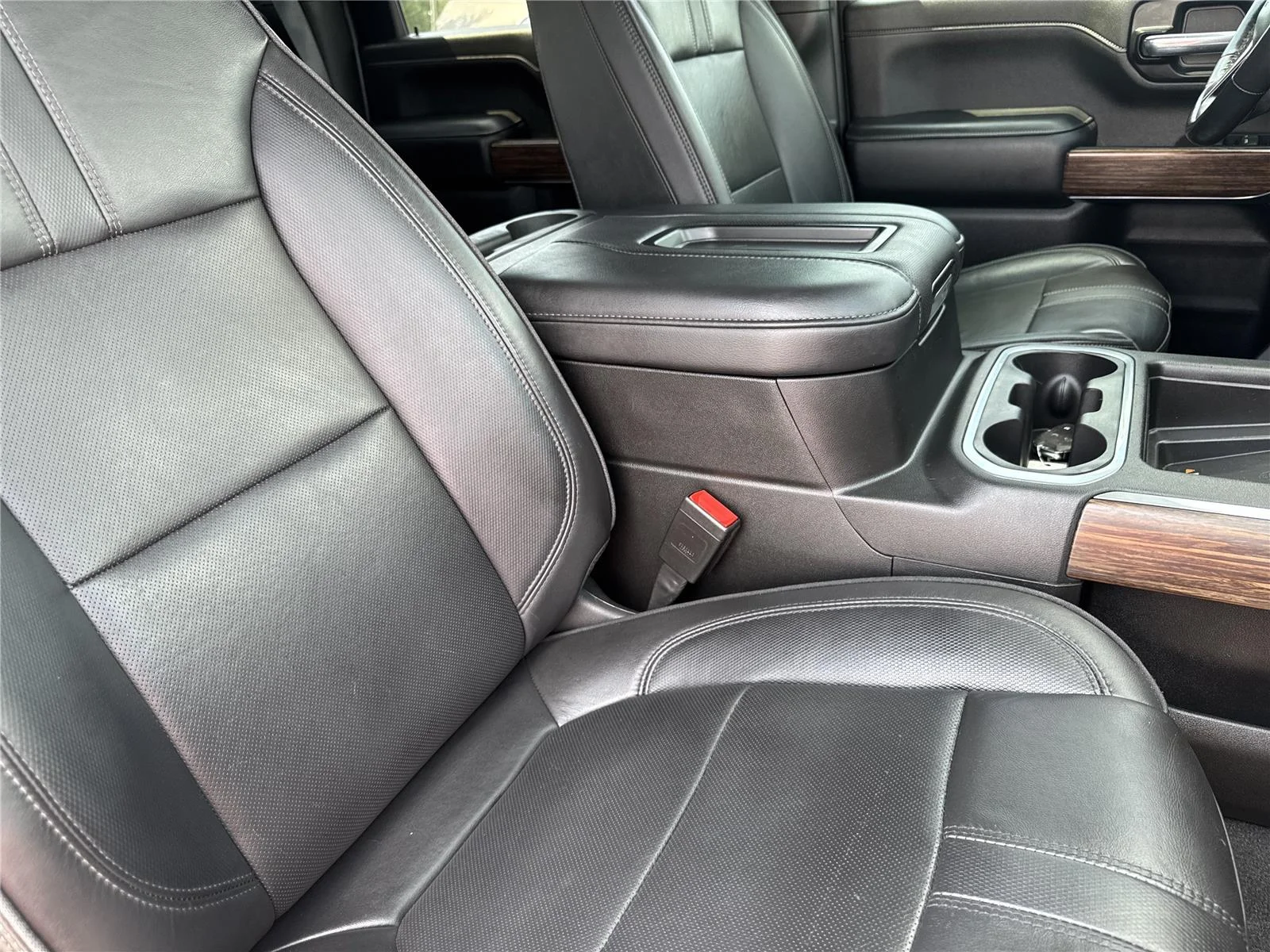 Used 2022 Black Chevrolet High Country image 37