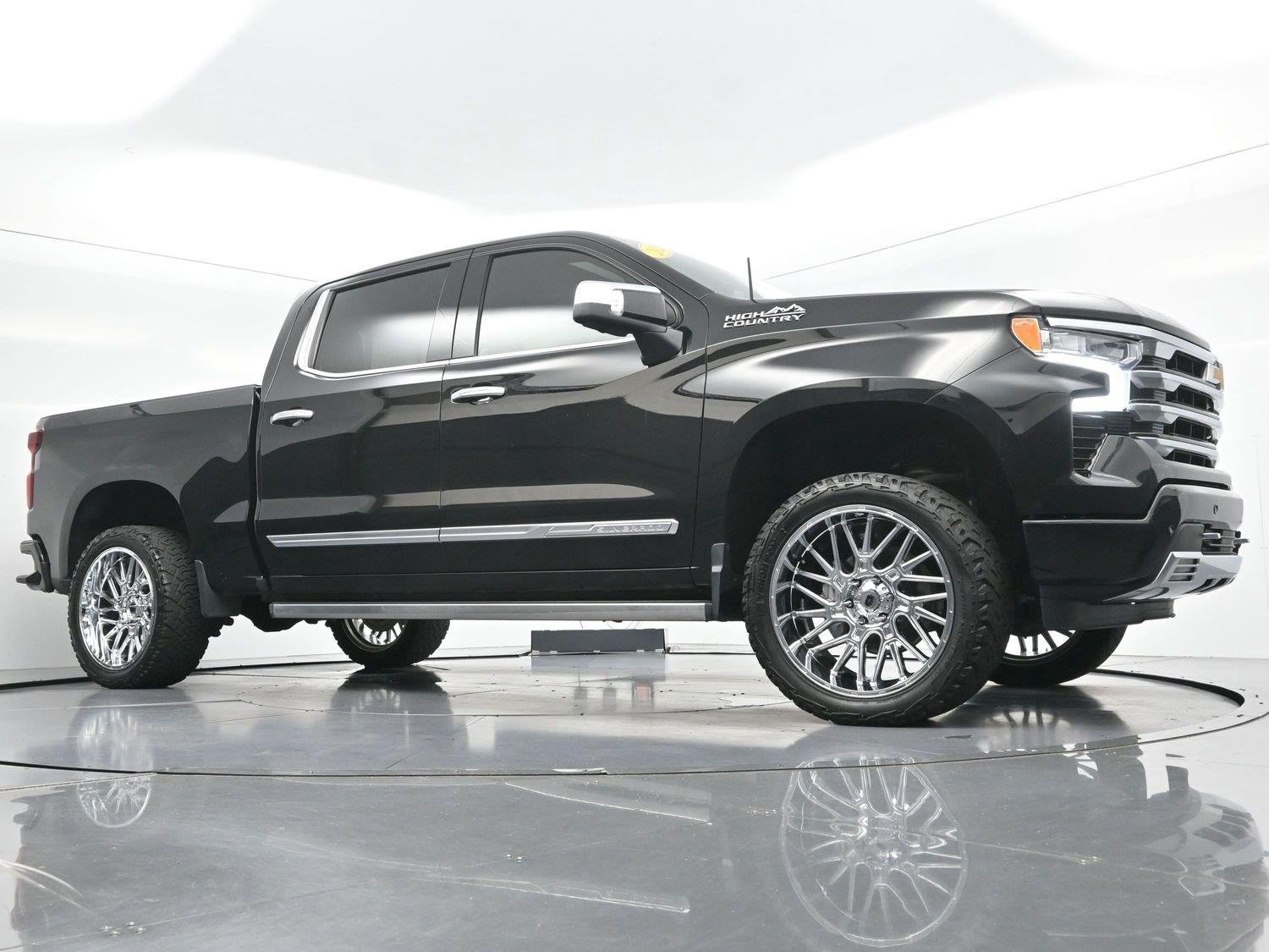 Used 2023 Black Chevrolet High Country image 38