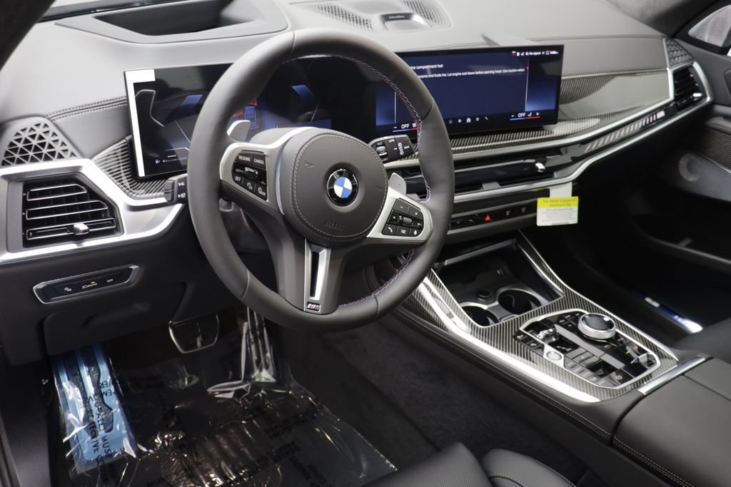 New 2027 Black Sapphire Metallic BMW M60i image 7