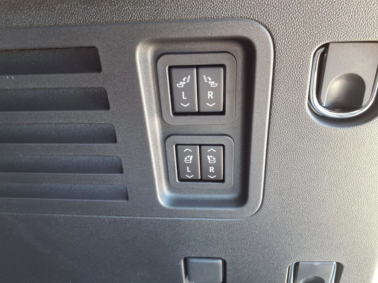 2026 Buick Enclave Sport Touring - Photo 21